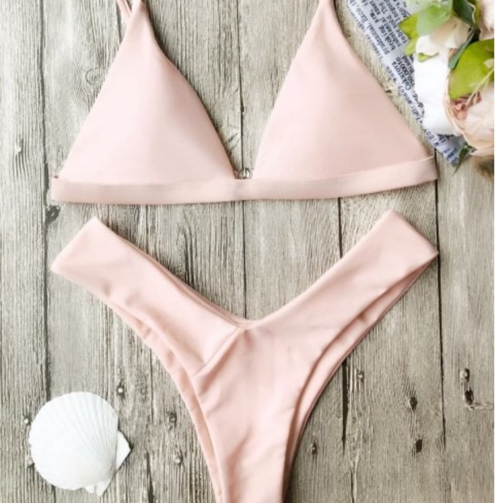 Soft Pad Spaghetti Straps Thong Bikini Set